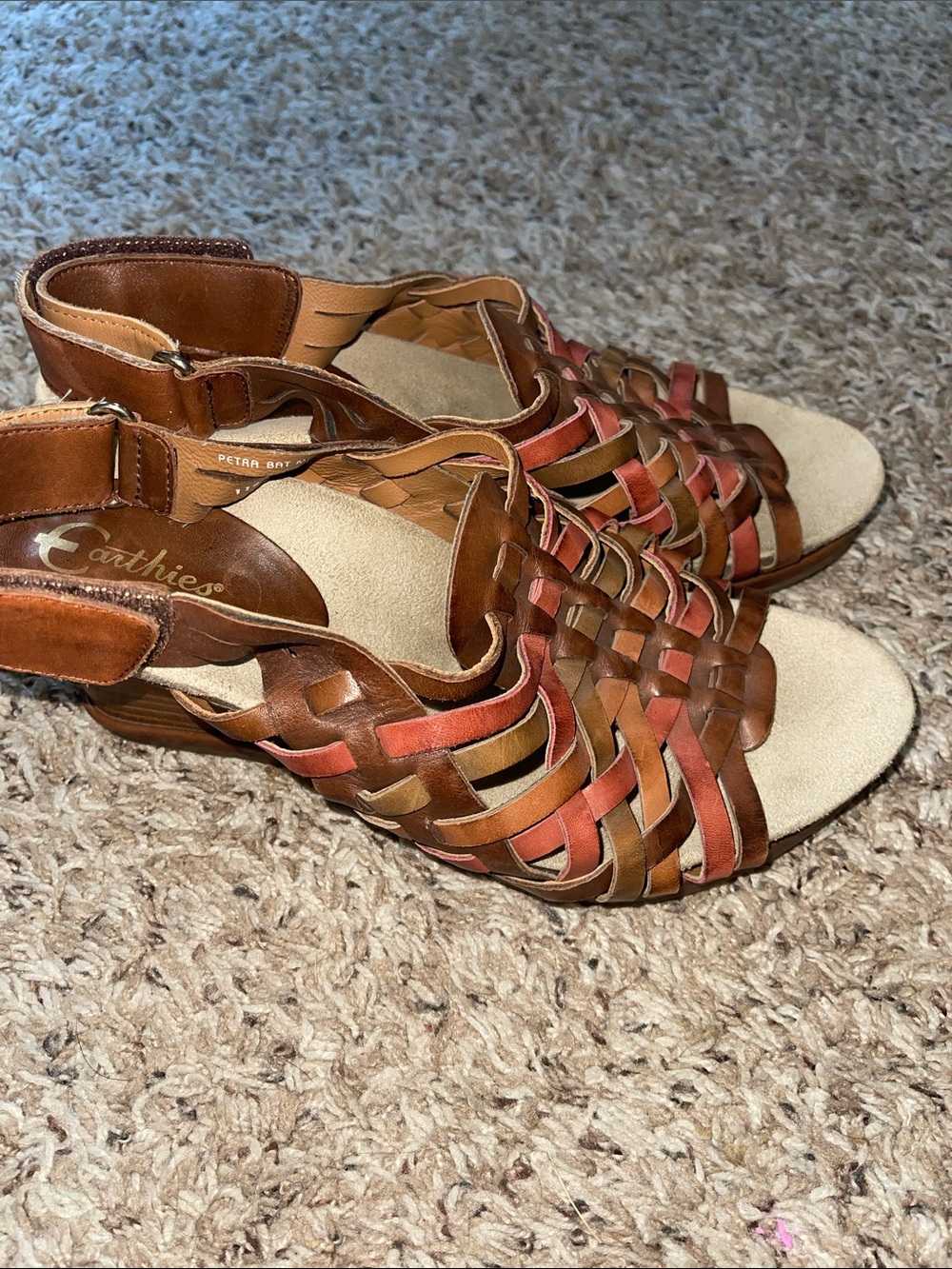 Earthies Women's Petra Bat woven leather wedge sandals Brown size 11B